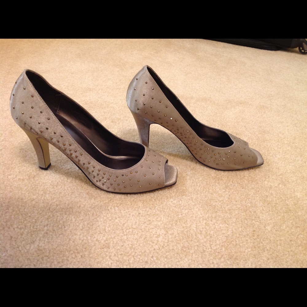 Evening shoes